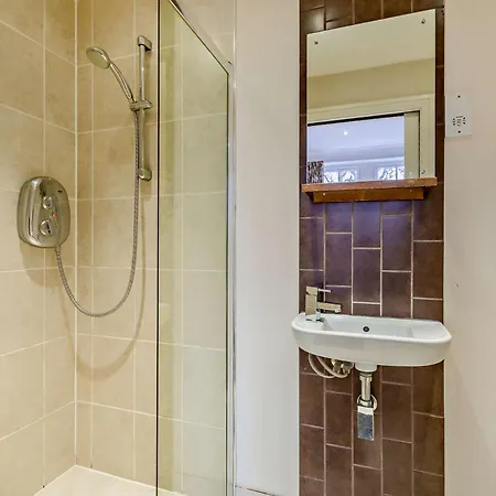 4 Bed In Keswick 93996